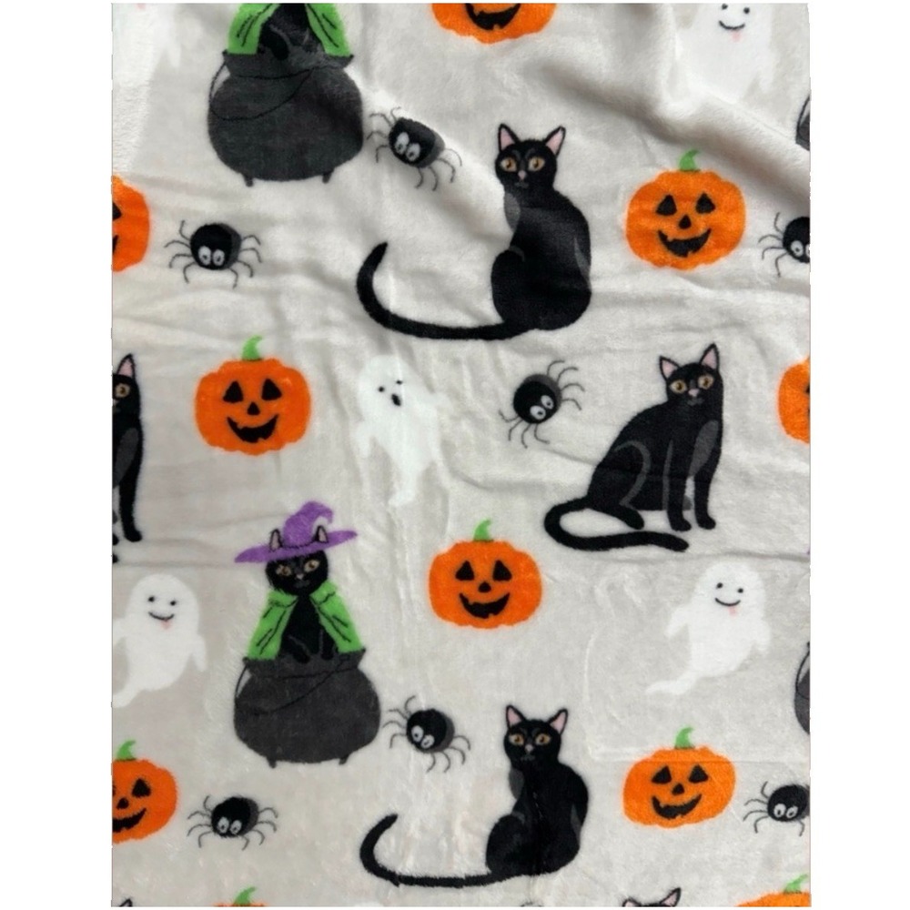 NWT Halloween Plush Throw Blanket Black Cats Witches Brew 50x70 Cat Spookville
